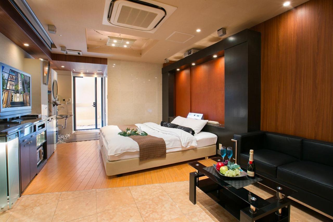 Hotel Axis -アクシス- (Adults Only) Osaka Dış mekan fotoğraf