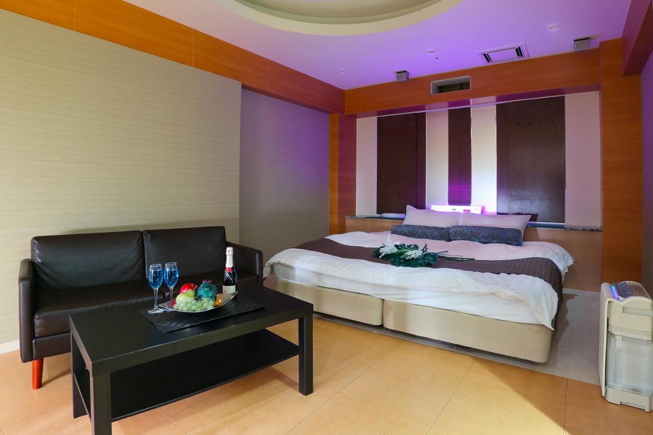 Hotel Axis -アクシス- (Adults Only) Osaka Dış mekan fotoğraf